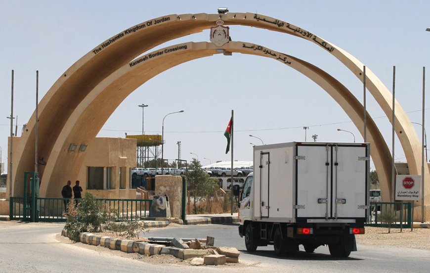 The closure of Iraq’s main border crossing with Jordan late last week until further notice occurred days after an offensive was launched to reclaim the western province of Anbar from the Daesh terrorist group (File photo)